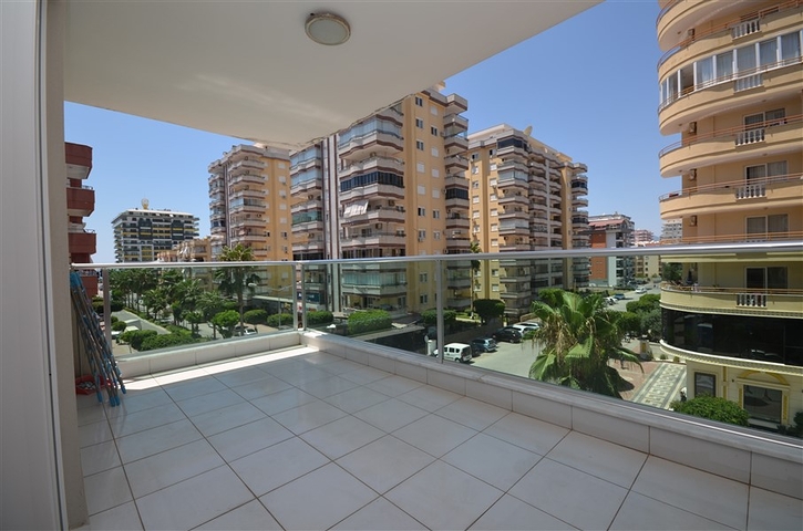 شقة فاخرة للبيع - ضمن مجمع حديث -في مهموتلار / الانيا 