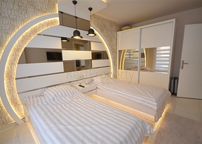 شقة فاخرة للبيع - ضمن مجمع حديث -في مهموتلار / الانيا 