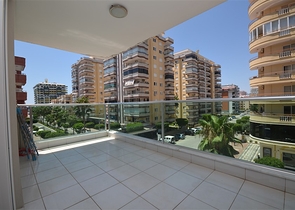 شقة فاخرة للبيع - ضمن مجمع حديث -في مهموتلار / الانيا 