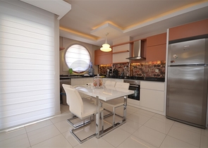 شقة فاخرة للبيع - ضمن مجمع حديث -في مهموتلار / الانيا 