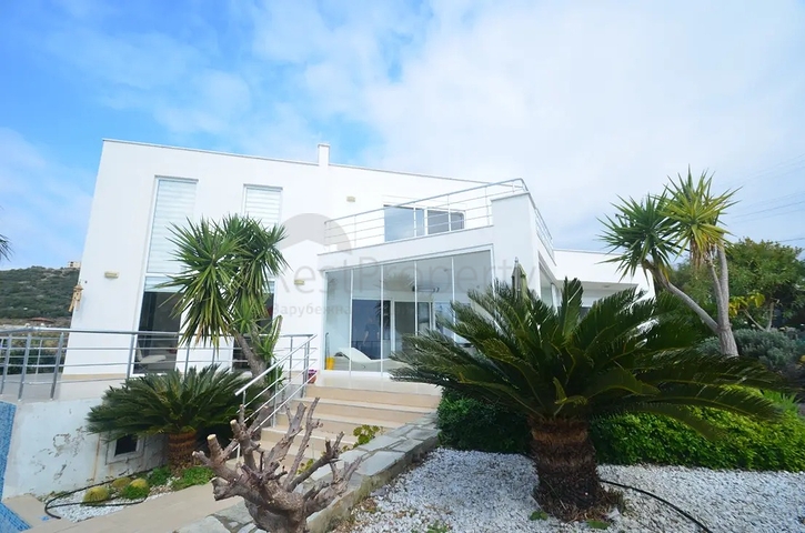 اطلالة بحر - فيلا مستقلة - مسبح خاص -في ديمرتاش / الانيا 