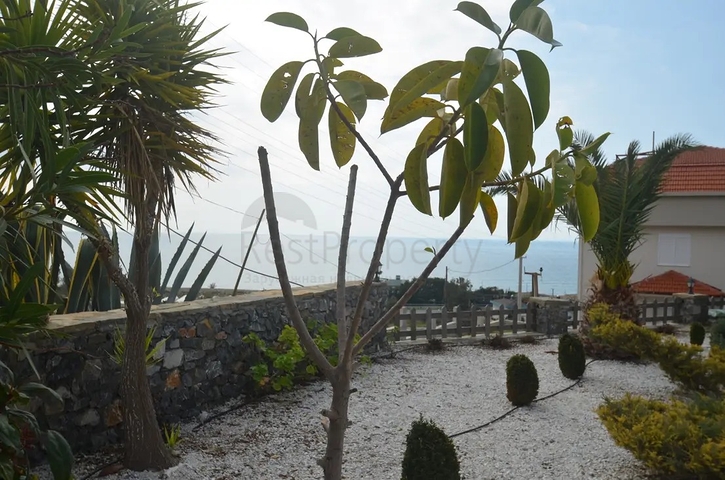 اطلالة بحر - فيلا مستقلة - مسبح خاص -في ديمرتاش / الانيا 