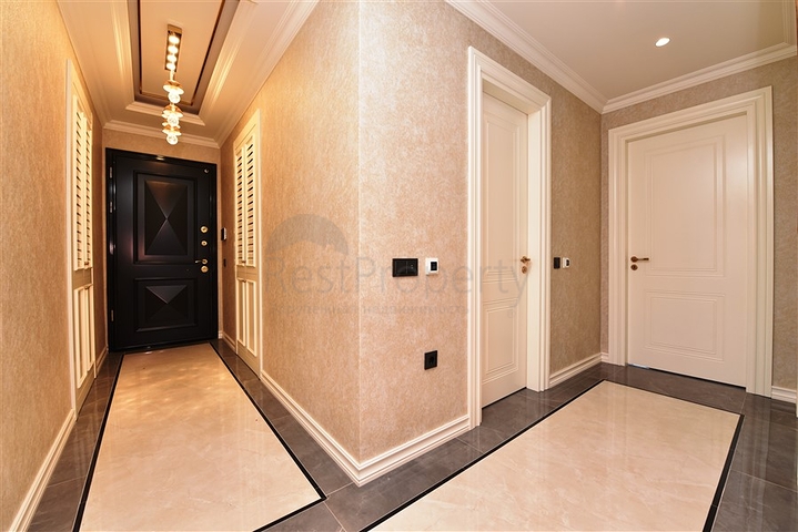 شقة الفخامة والتميز -3 غرف وصالة -مجمع فاخر -في مركز الانيا 