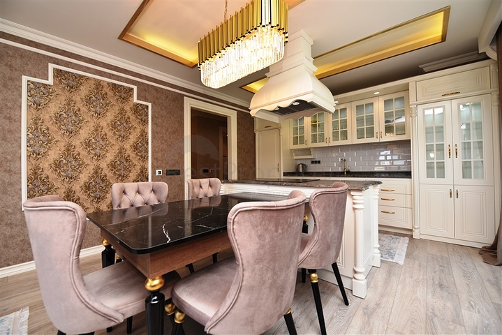 شقة الفخامة والتميز -3 غرف وصالة -مجمع فاخر -في مركز الانيا 