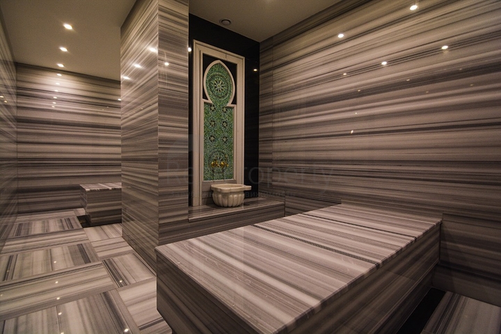 شقة الفخامة والتميز -3 غرف وصالة -مجمع فاخر -في مركز الانيا 