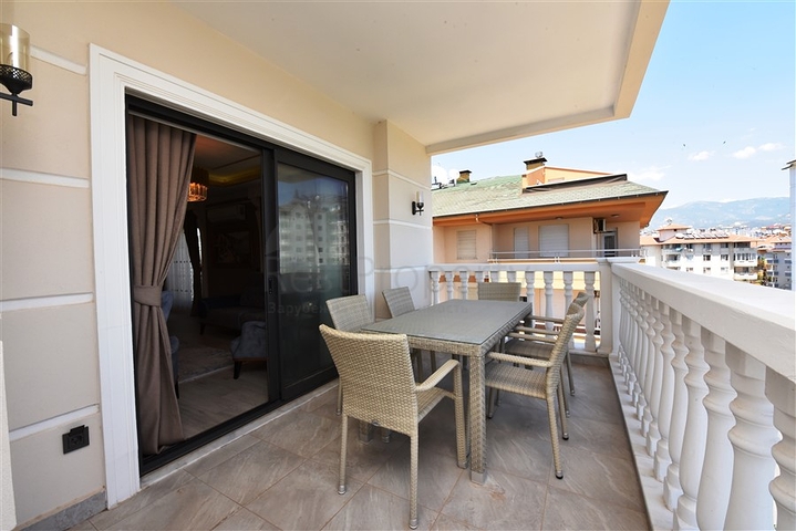 شقة الفخامة والتميز -3 غرف وصالة -مجمع فاخر -في مركز الانيا 