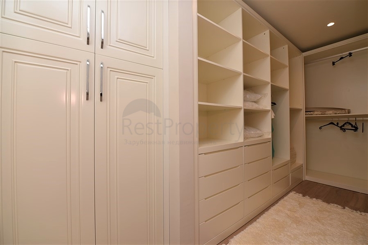 شقة الفخامة والتميز -3 غرف وصالة -مجمع فاخر -في مركز الانيا 