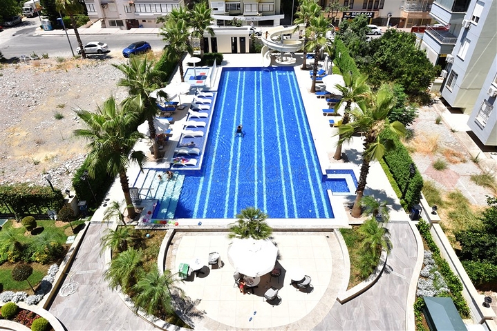 شقة الفخامة والتميز -3 غرف وصالة -مجمع فاخر -في مركز الانيا 