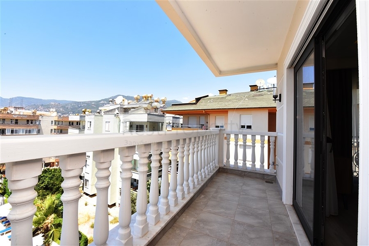 شقة الفخامة والتميز -3 غرف وصالة -مجمع فاخر -في مركز الانيا 