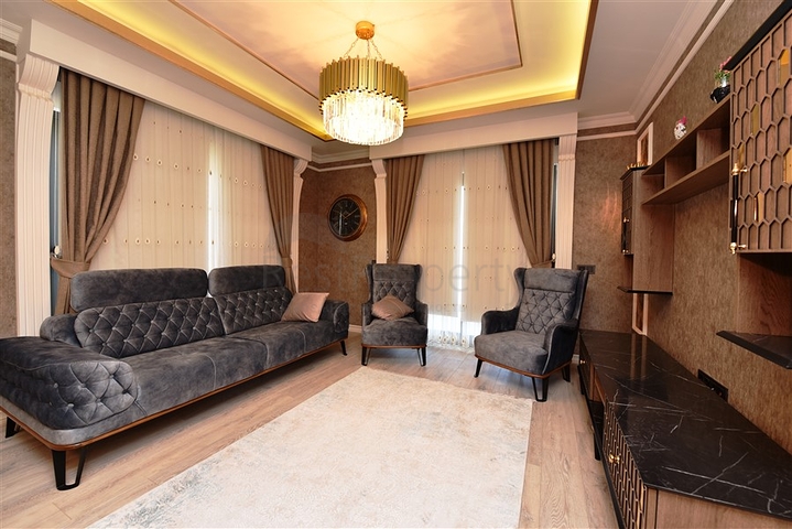 شقة الفخامة والتميز -3 غرف وصالة -مجمع فاخر -في مركز الانيا 