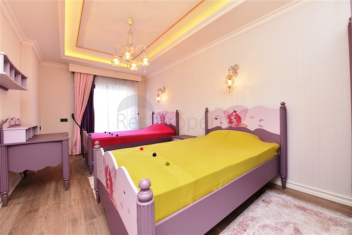 شقة الفخامة والتميز -3 غرف وصالة -مجمع فاخر -في مركز الانيا 