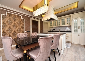 شقة الفخامة والتميز -3 غرف وصالة -مجمع فاخر -في مركز الانيا 