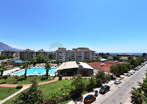 شقة الفخامة والتميز -3 غرف وصالة -مجمع فاخر -في مركز الانيا 