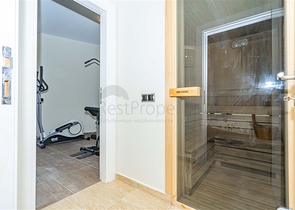 اطلالة بحر وقلعة - فيلا مستقلة 4 غرف وصالة -مسبح خاص -في مركز الانيا 