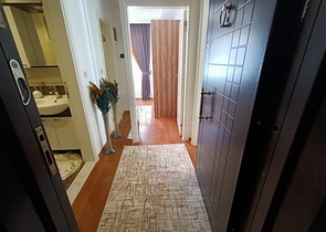 شقة غرفة وصالة انيقة  - ضمن مجمع سكني في منطقة حيوية -مهموتلار / الانيا 