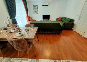 شقة غرفة وصالة انيقة  - ضمن مجمع سكني في منطقة حيوية -مهموتلار / الانيا 