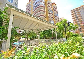 شقة غرفة وصالة انيقة  - ضمن مجمع سكني في منطقة حيوية -مهموتلار / الانيا 