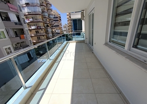 شقة غرفة وصالة انيقة  - ضمن مجمع سكني في منطقة حيوية -مهموتلار / الانيا 