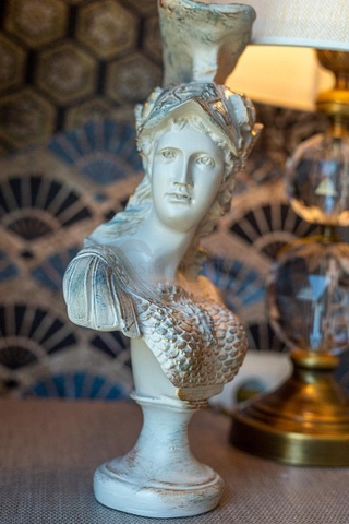 مجمع فاخر -شقة غرفة وصالة -مفروشة -في كاستل / الانيا 