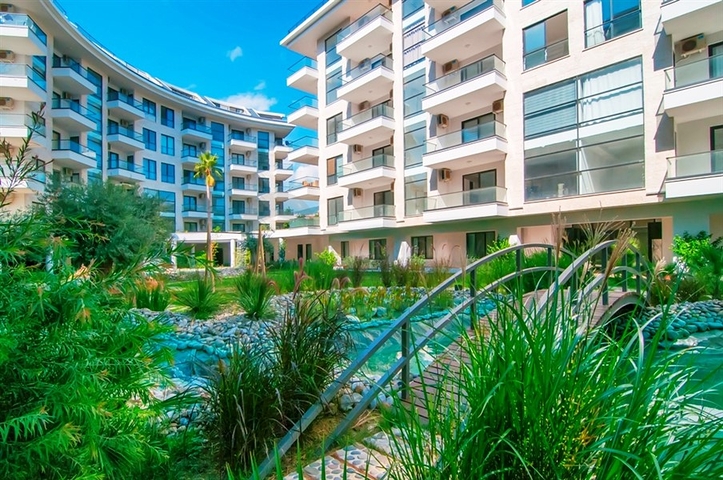 مجمع فاخر -شقة غرفة وصالة -مفروشة -في كاستل / الانيا 