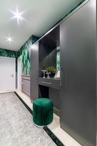 مجمع فاخر -شقة غرفة وصالة -مفروشة -في كاستل / الانيا 