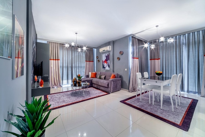 مجمع فاخر -شقة غرفة وصالة -مفروشة -في كاستل / الانيا 