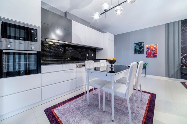 مجمع فاخر -شقة غرفة وصالة -مفروشة -في كاستل / الانيا 