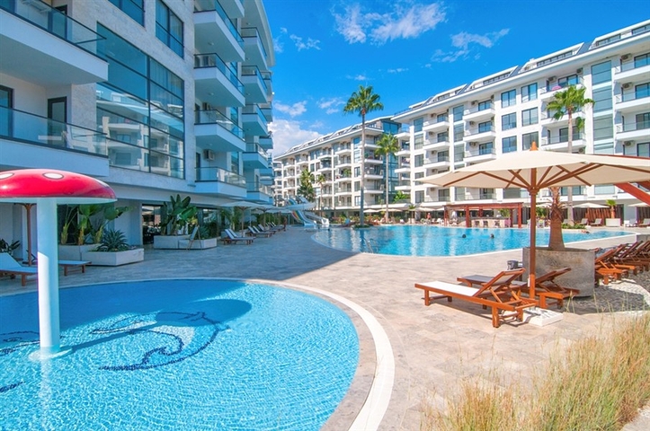 مجمع فاخر -شقة غرفة وصالة -مفروشة -في كاستل / الانيا 