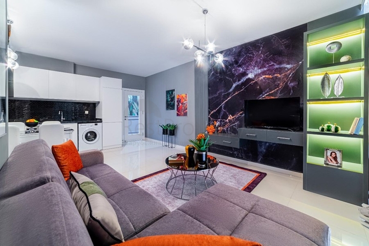 مجمع فاخر -شقة غرفة وصالة -مفروشة -في كاستل / الانيا 