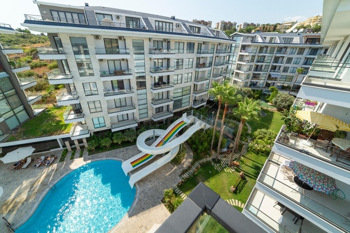 مجمع فاخر -شقة غرفة وصالة -مفروشة -في كاستل / الانيا 