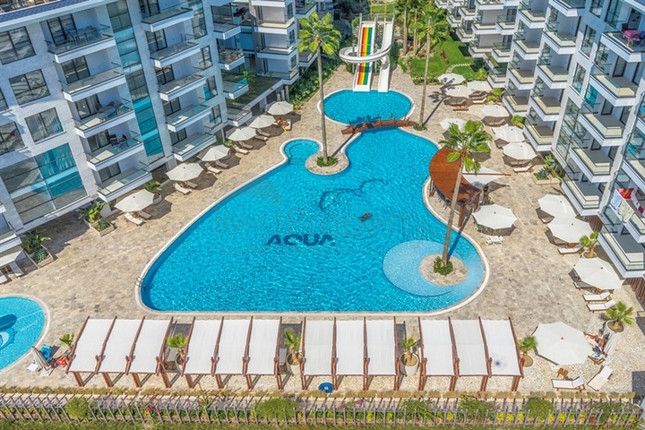 مجمع فاخر -شقة غرفة وصالة -مفروشة -في كاستل / الانيا 