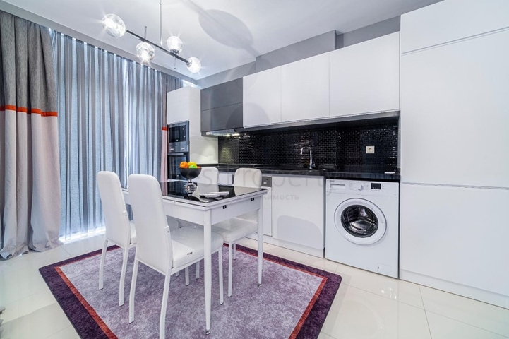 مجمع فاخر -شقة غرفة وصالة -مفروشة -في كاستل / الانيا 