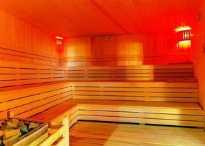 مجمع فاخر -شقة غرفة وصالة -مفروشة -في كاستل / الانيا 