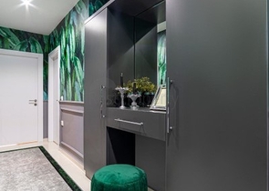 مجمع فاخر -شقة غرفة وصالة -مفروشة -في كاستل / الانيا 