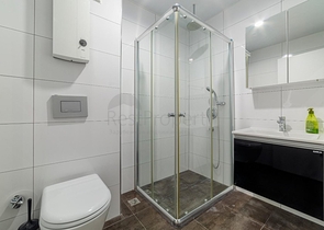 مجمع فاخر -شقة غرفة وصالة -مفروشة -في كاستل / الانيا 