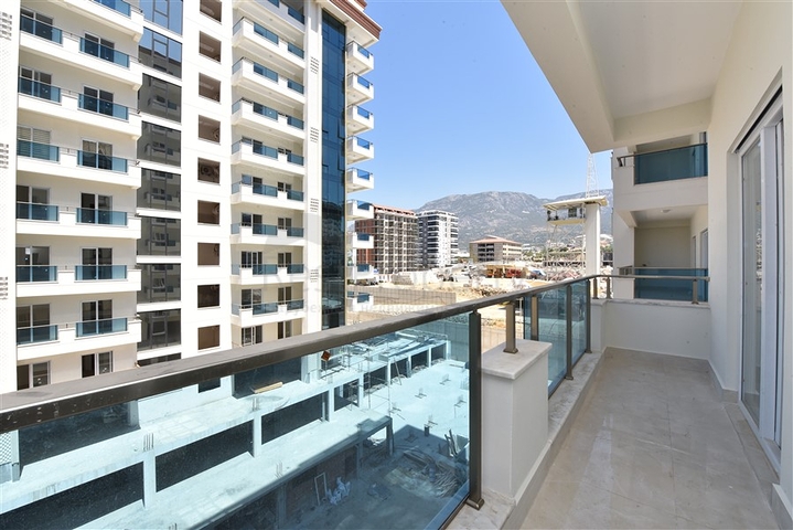 شقة جديدة - 2 غرفة وصالة -مجمع سكني فاخر -في مهموتلار / الانيا 