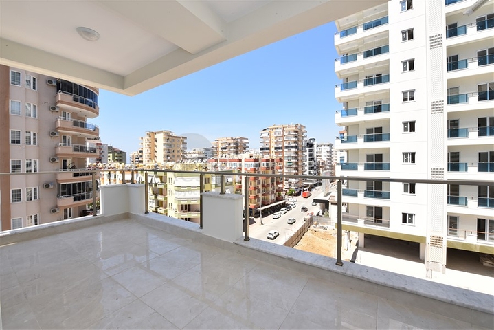 شقة جديدة - 2 غرفة وصالة -مجمع سكني فاخر -في مهموتلار / الانيا 