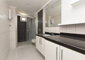 شقة غرفة وصالة -ضمن مجمع يضم كافة الخدمات -في افسلار / الانيا