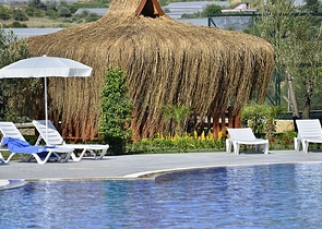 شقة غرفة وصالة -ضمن مجمع يضم كافة الخدمات -في افسلار / الانيا