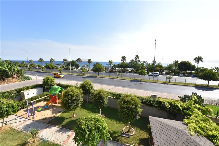 اطلالة بحر مباشرة -شقة غرفتين وصالة -مفروشة -في كاستل / الانيا 