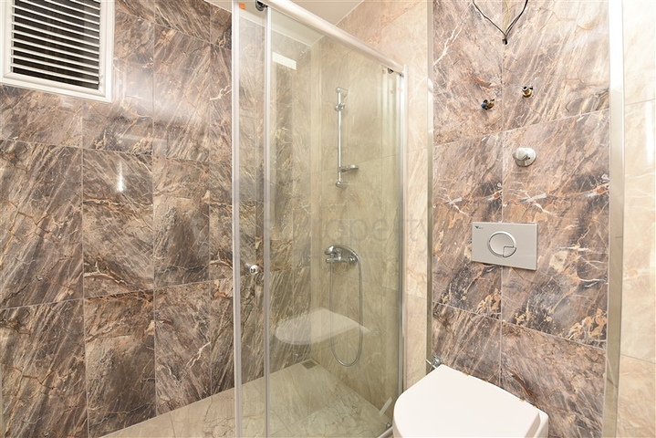 اطلالة بحر مباشرة -شقة غرفتين وصالة -مفروشة -في كاستل / الانيا 