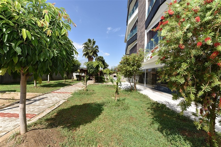 اطلالة بحر مباشرة -شقة غرفتين وصالة -مفروشة -في كاستل / الانيا 