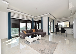 اطلالة بحر مباشرة -شقة غرفتين وصالة -مفروشة -في كاستل / الانيا 