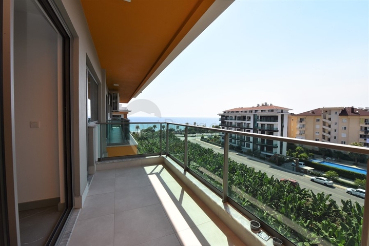 اطلالة بحر - دوبلكس ضمن مجمع جديد فاخر على البحر مباشرة -كاستل / الانيا 