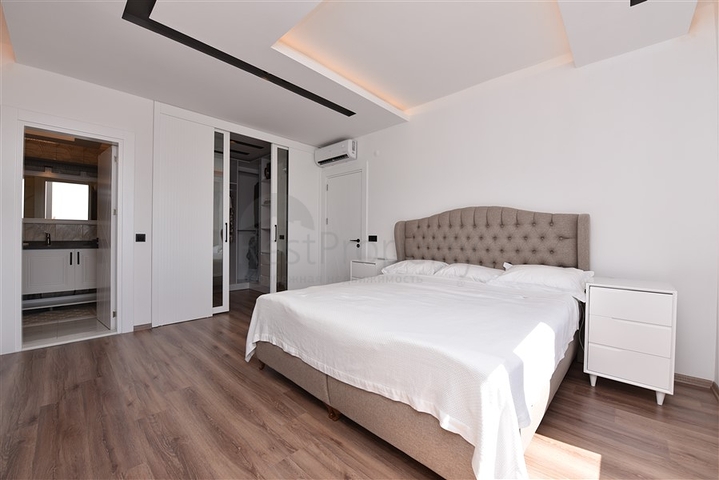 شقق اطلالة بحر في الانيا - تصميم 1+3- مطبخ منفصل - شاطئ كليوباترا / الانيا 