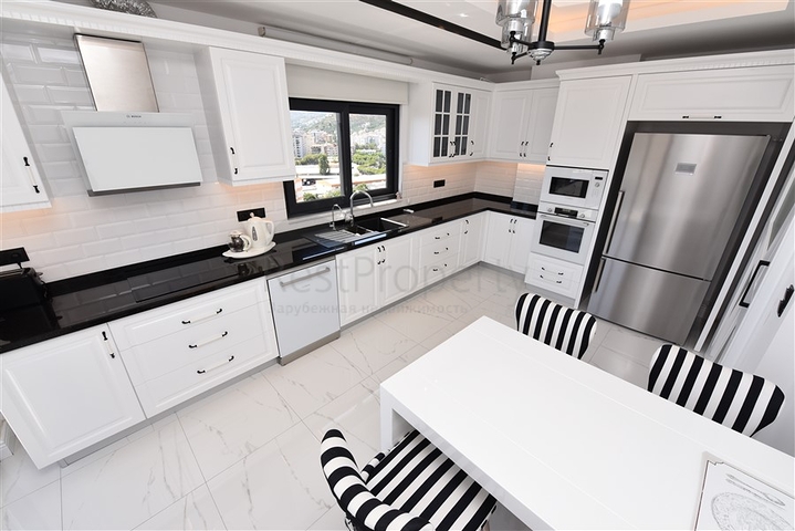 شقق اطلالة بحر في الانيا - تصميم 1+3- مطبخ منفصل - شاطئ كليوباترا / الانيا 