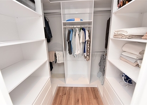 شقق اطلالة بحر في الانيا - تصميم 1+3- مطبخ منفصل - شاطئ كليوباترا / الانيا 