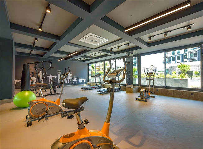 استثمر اموالك في عقار امن - شقق ضمن مجمع فاخر قيد الانشاء في مركز الانيا 