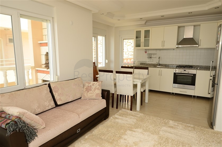 فيلا باطلالات خلابة للبيع في قلب مدينة ألانيا 