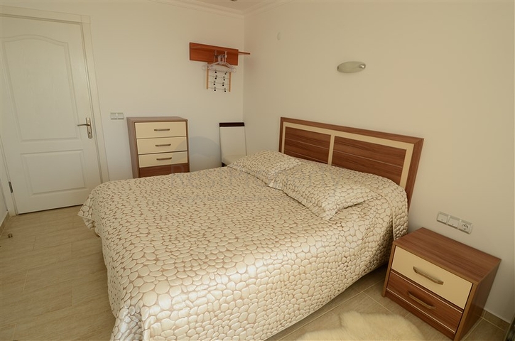 فيلا باطلالات خلابة للبيع في قلب مدينة ألانيا 